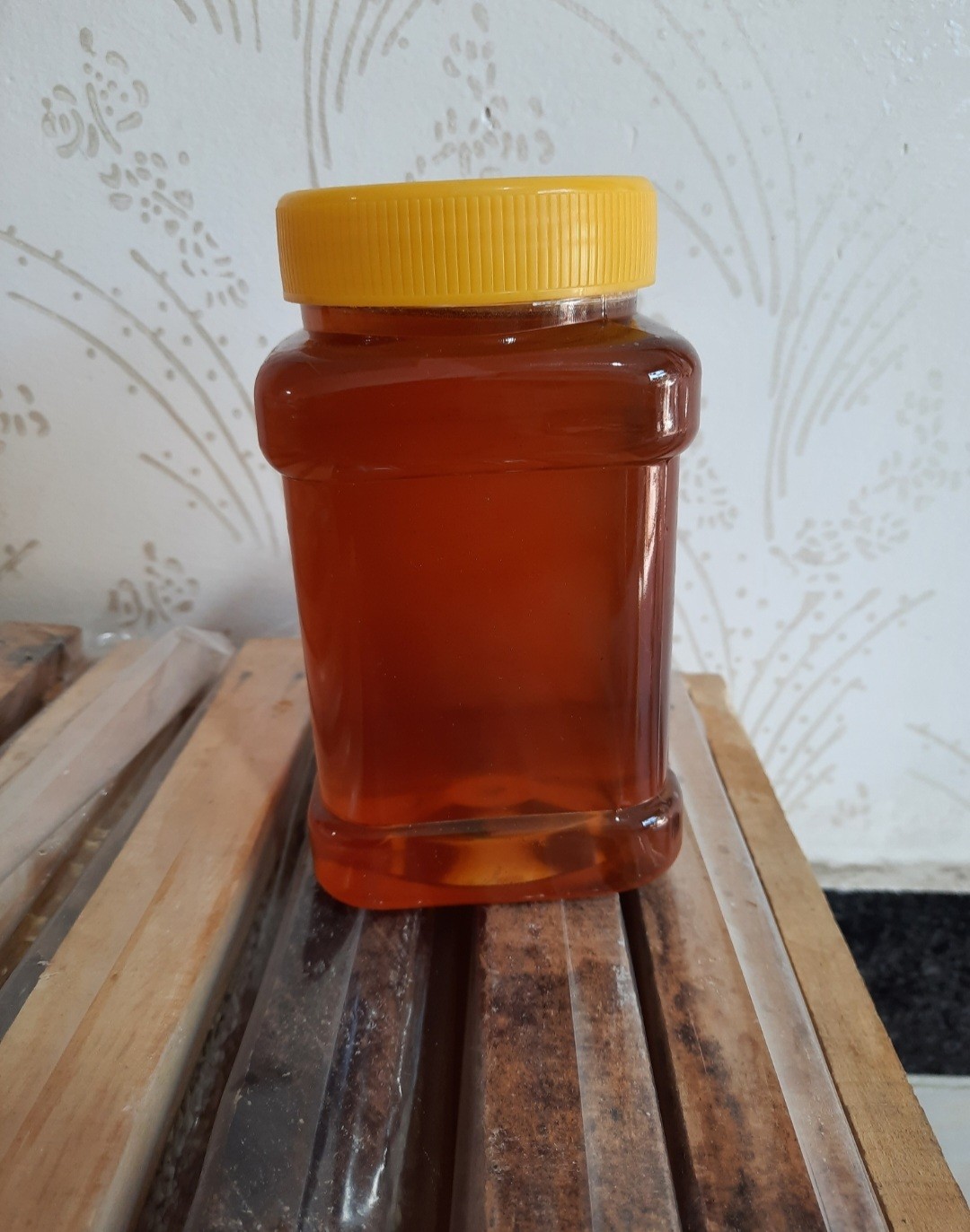 عسل طبیعی و وسایل زنبورداری فاطمی